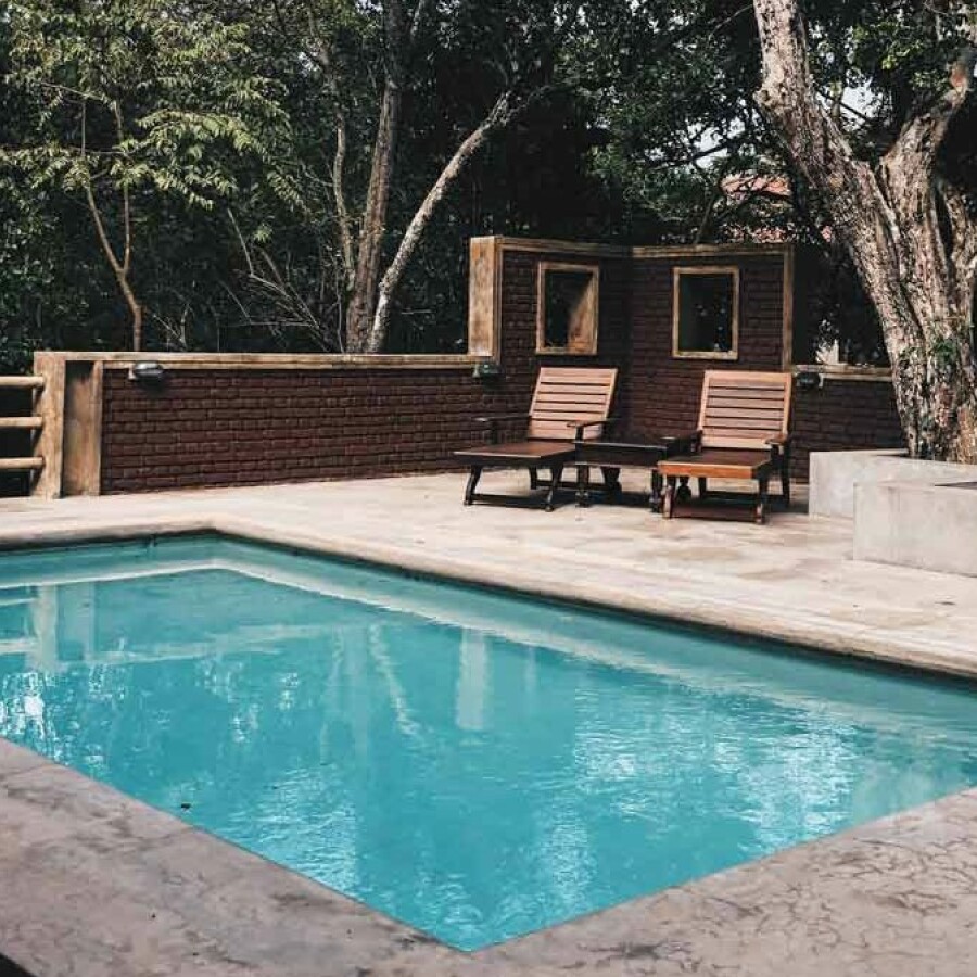 ¿Puedo construir una piscina en mi terreno?