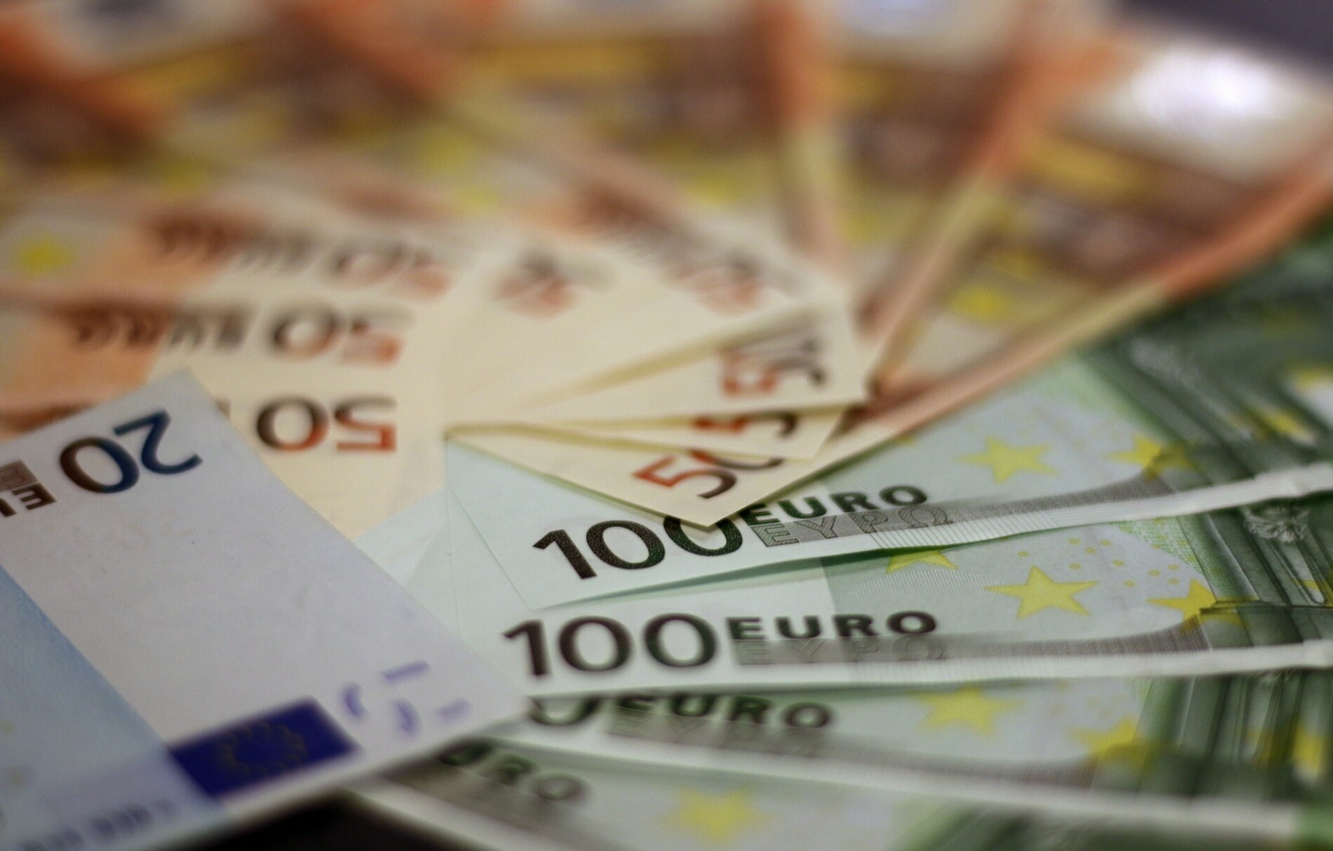 ¿Puedo pagar con un billete roto?